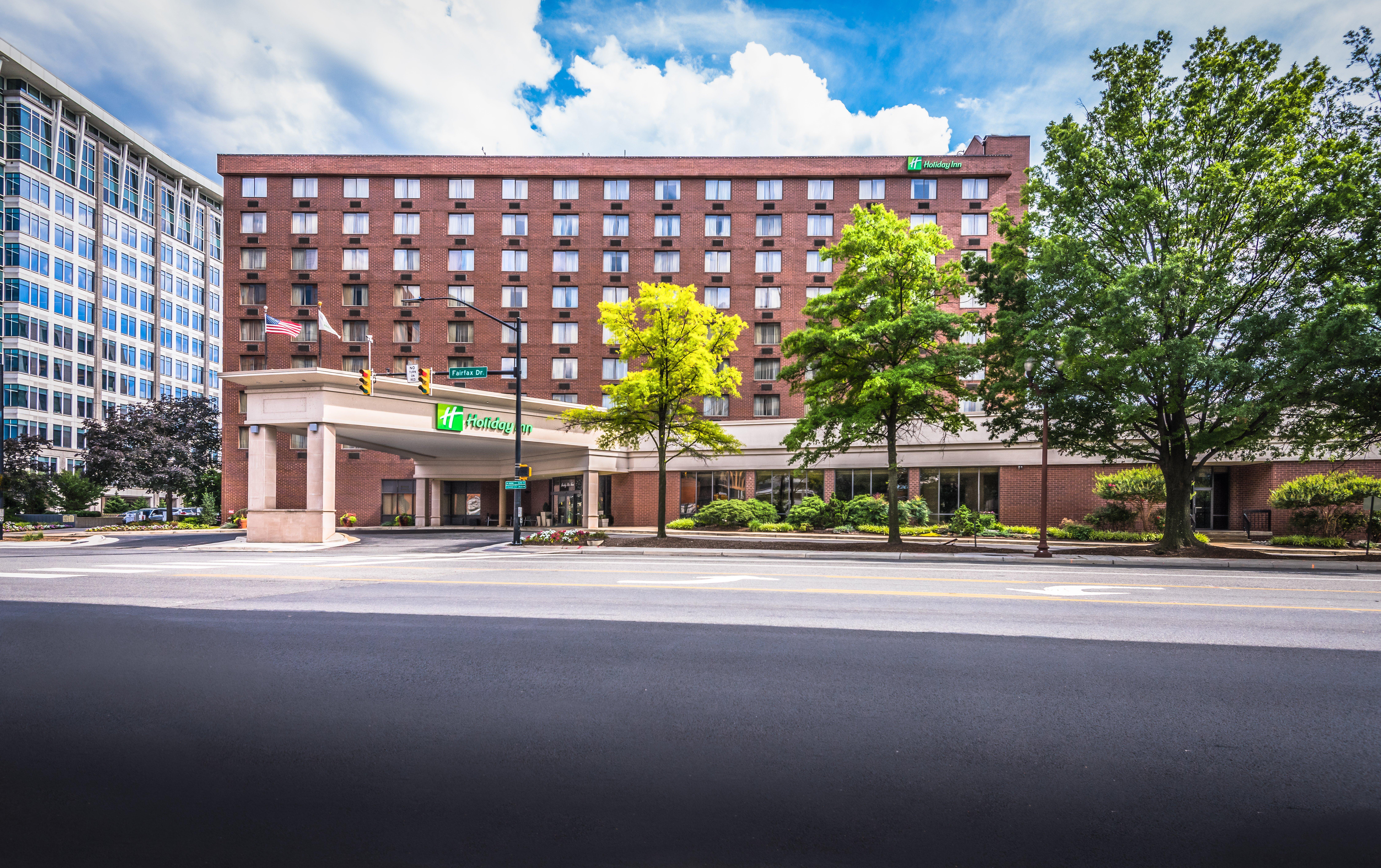 Holiday Inn Arlington At Ballston By Ihg Bagian luar foto
