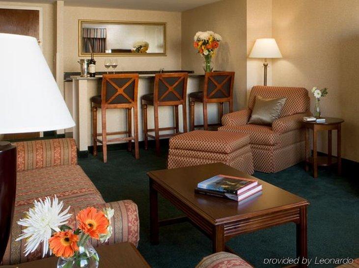 Holiday Inn Arlington At Ballston By Ihg Ruang foto