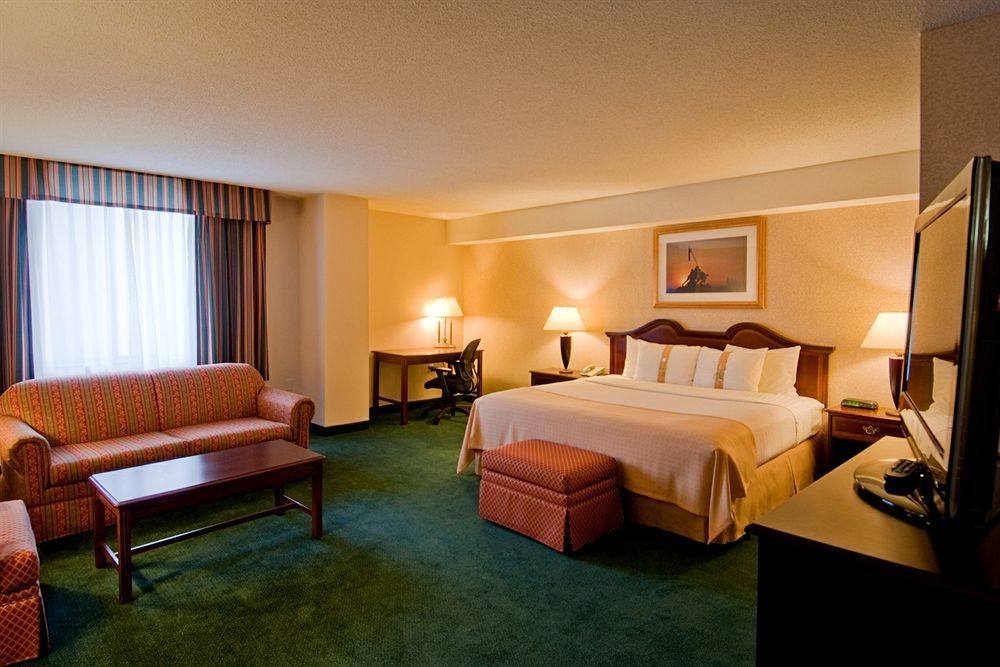 Holiday Inn Arlington At Ballston By Ihg Bagian luar foto
